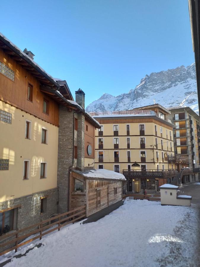 Appartamento Rinnovato Centralissimo A Cervinia 브루일서비니아 외부 사진