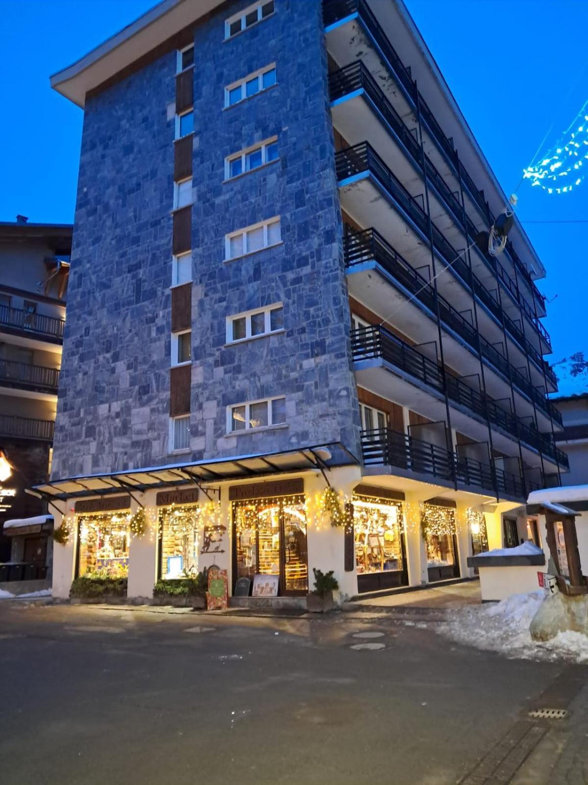Appartamento Rinnovato Centralissimo A Cervinia 브루일서비니아 외부 사진